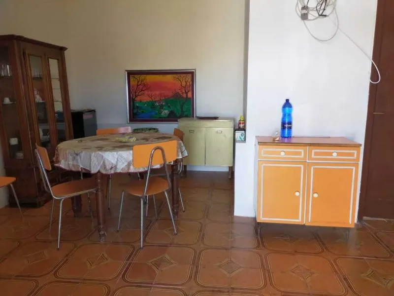 Tre vani con 7000mt acqua e luce