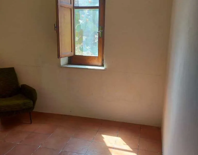 Tre vani con 7000mt acqua e luce