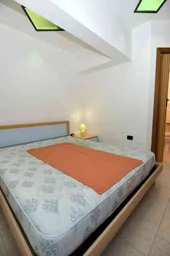 Bivano Elegante Arredato con mobili nuovi Accessoriato