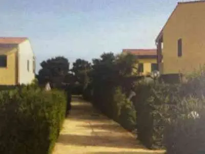 OCCASIONE vendesi casa mare con giardino