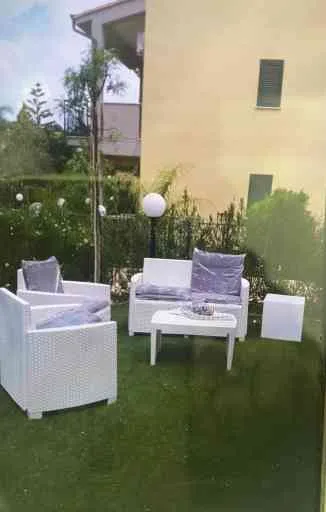 OCCASIONE vendesi casa mare con giardino