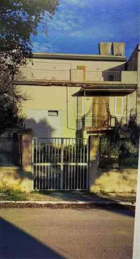 Poggioreale ( TP) Casa indipendente su due piani