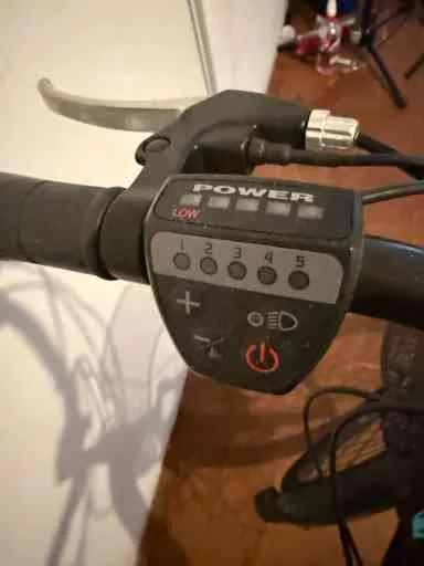 BICICLETTA ELETTRICA MAI UTILIZZATA