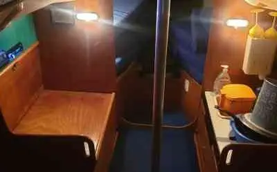 Barca a vela cabinato