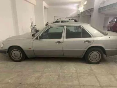 VENDO MERCEDES SERIE 124 MODELLO E 200 BENZINA ANNO 1991