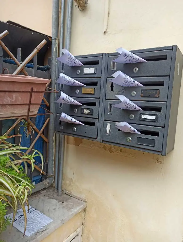 Pulizie condomini e volantinaggio