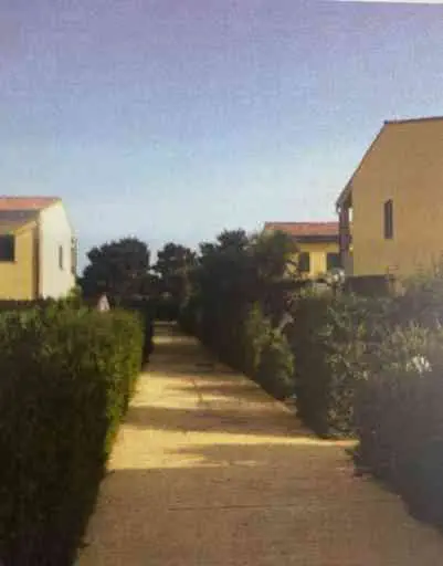 OCCASIONE vendesi casa mare con giardino
