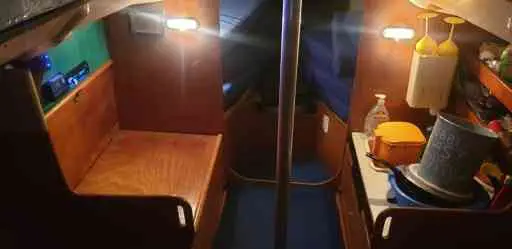 Barca a vela cabinato